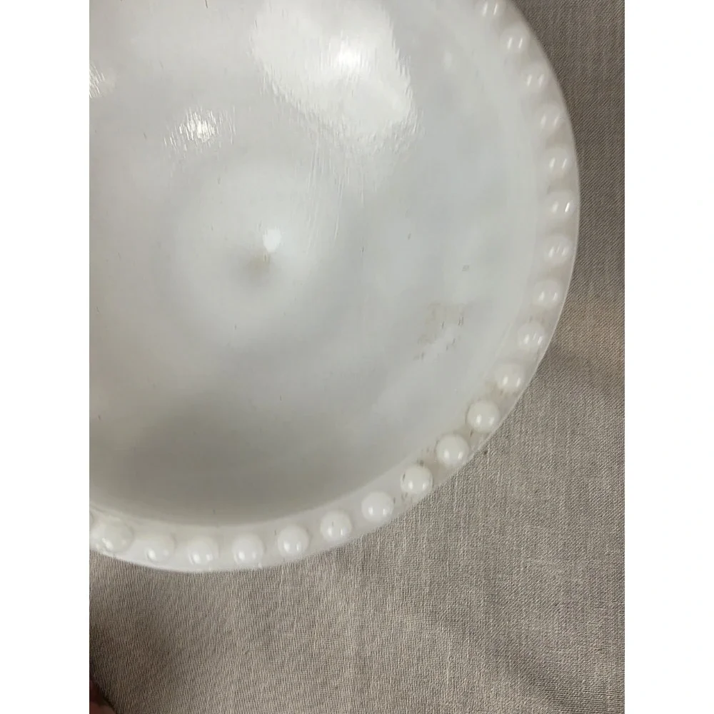 VINTAGE JEANETTE ‎ Windsor SHELL  Milk Glass Compote White